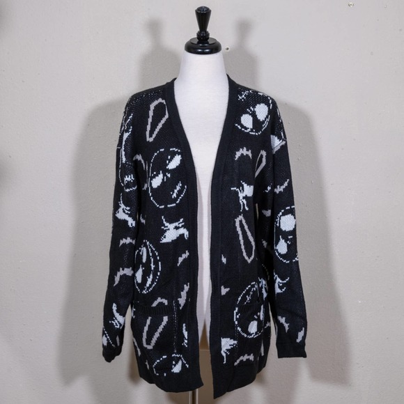 Disney Sweaters - Nightmare Before Christmas SZ M Cardigan